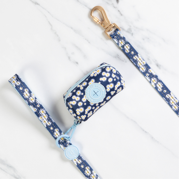 Poo Bag Holder - Colour Drops - Loves me, Loves me not - alternate view